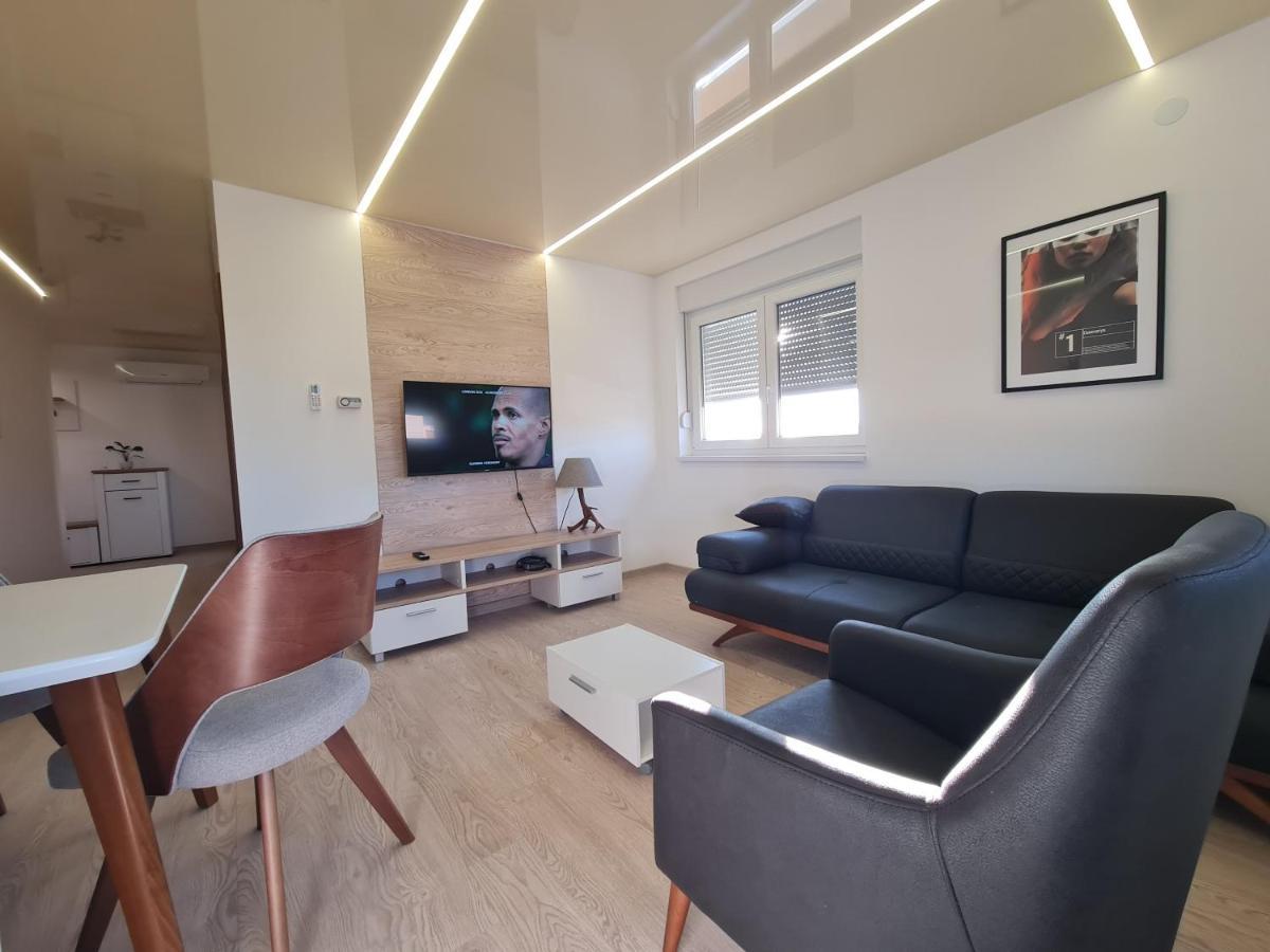 Airport Molko Apartments Surčin Buitenkant foto