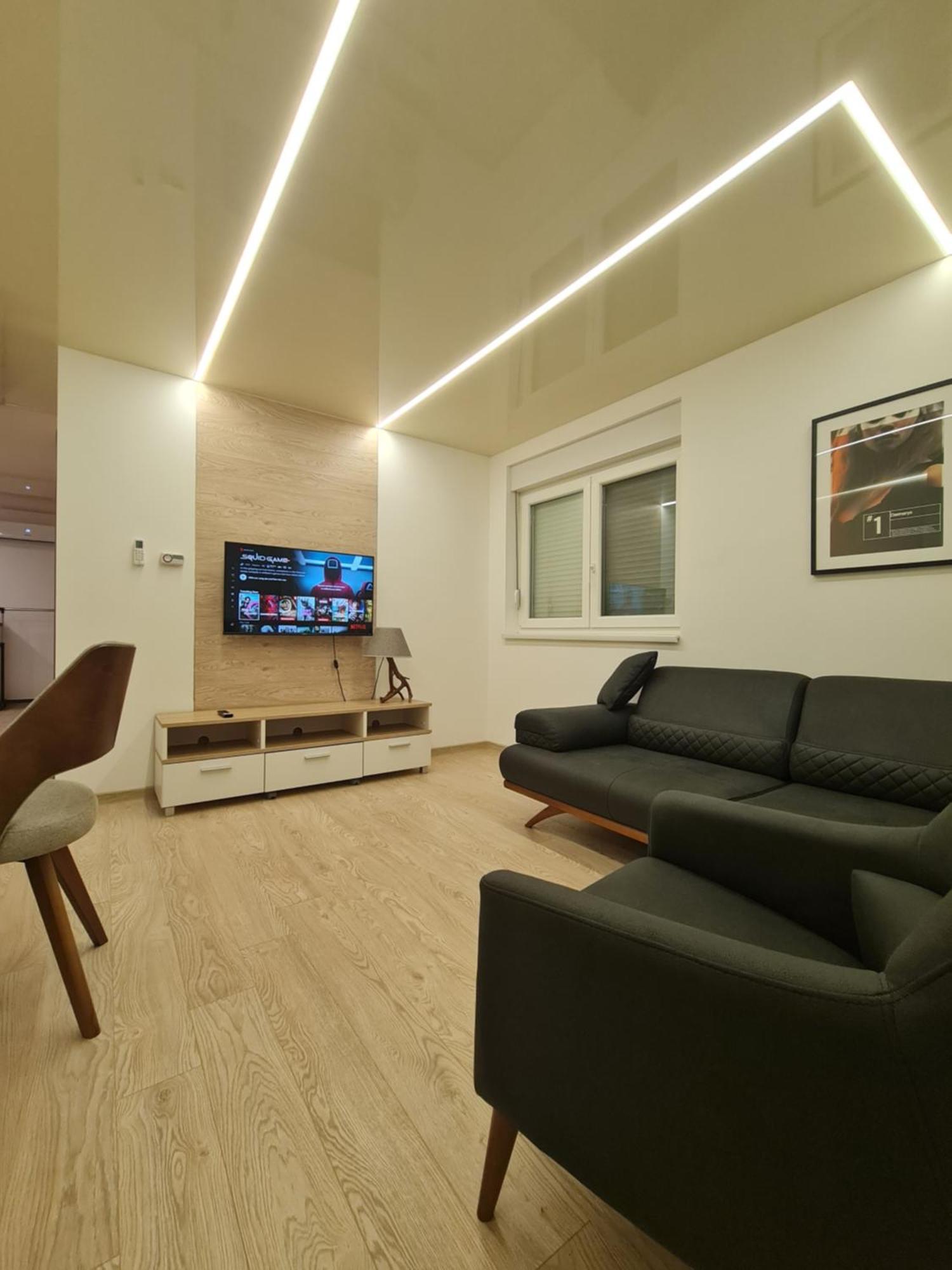 Airport Molko Apartments Surčin Buitenkant foto