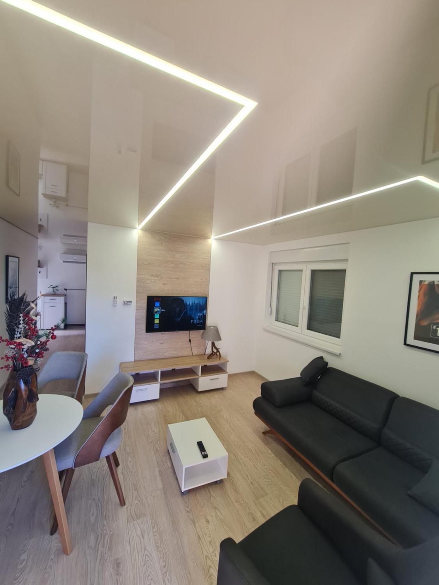 Airport Molko Apartments Surčin Buitenkant foto