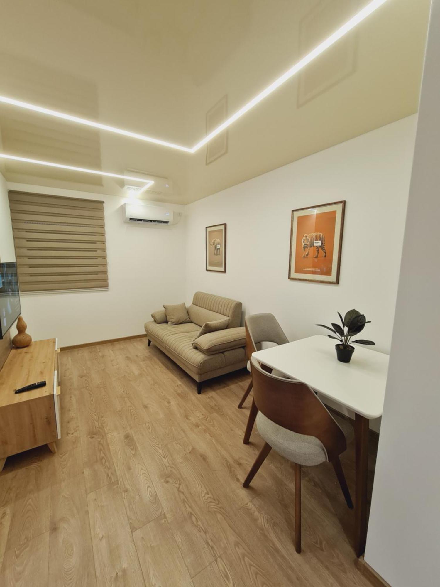 Airport Molko Apartments Surčin Buitenkant foto