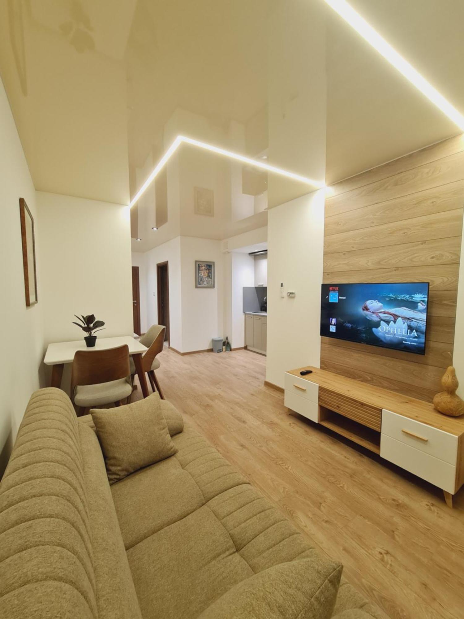 Airport Molko Apartments Surčin Buitenkant foto
