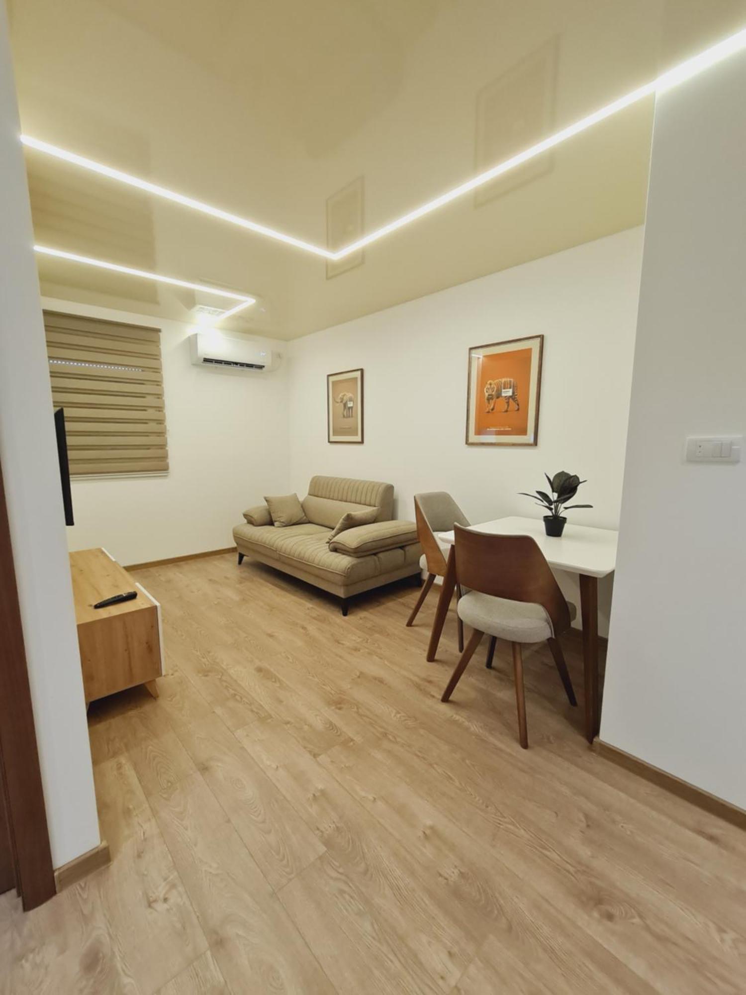 Airport Molko Apartments Surčin Buitenkant foto